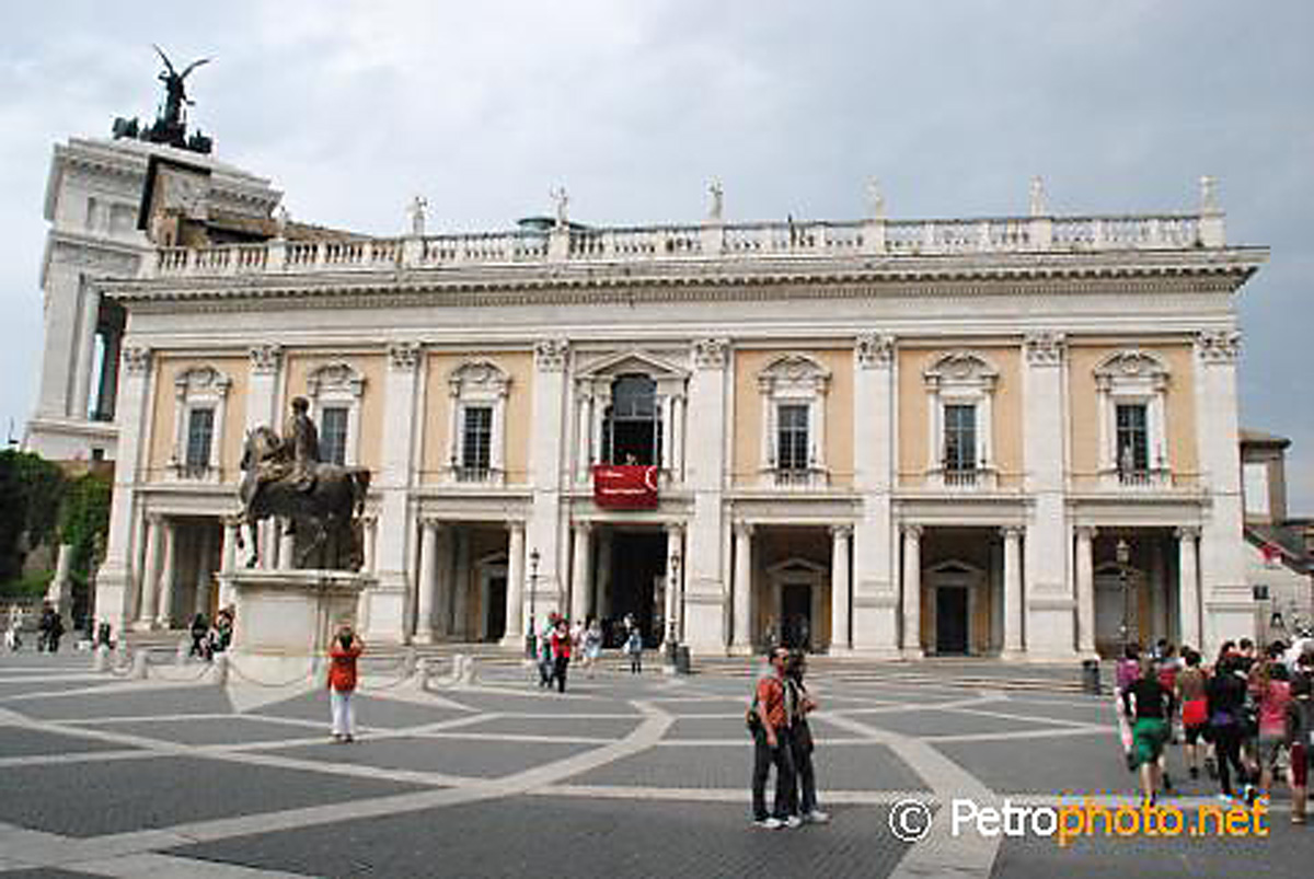 Fachada externa do Museu Capitolino em Roma<a style='float:right;color:#ccc' href='https://www3.al.sp.gov.br/repositorio/noticia/02-2012/Fachada externa do Museu Capitolino em Roma.jpg' target=_blank><i class='bi bi-zoom-in'></i> Clique para ver a imagem </a>